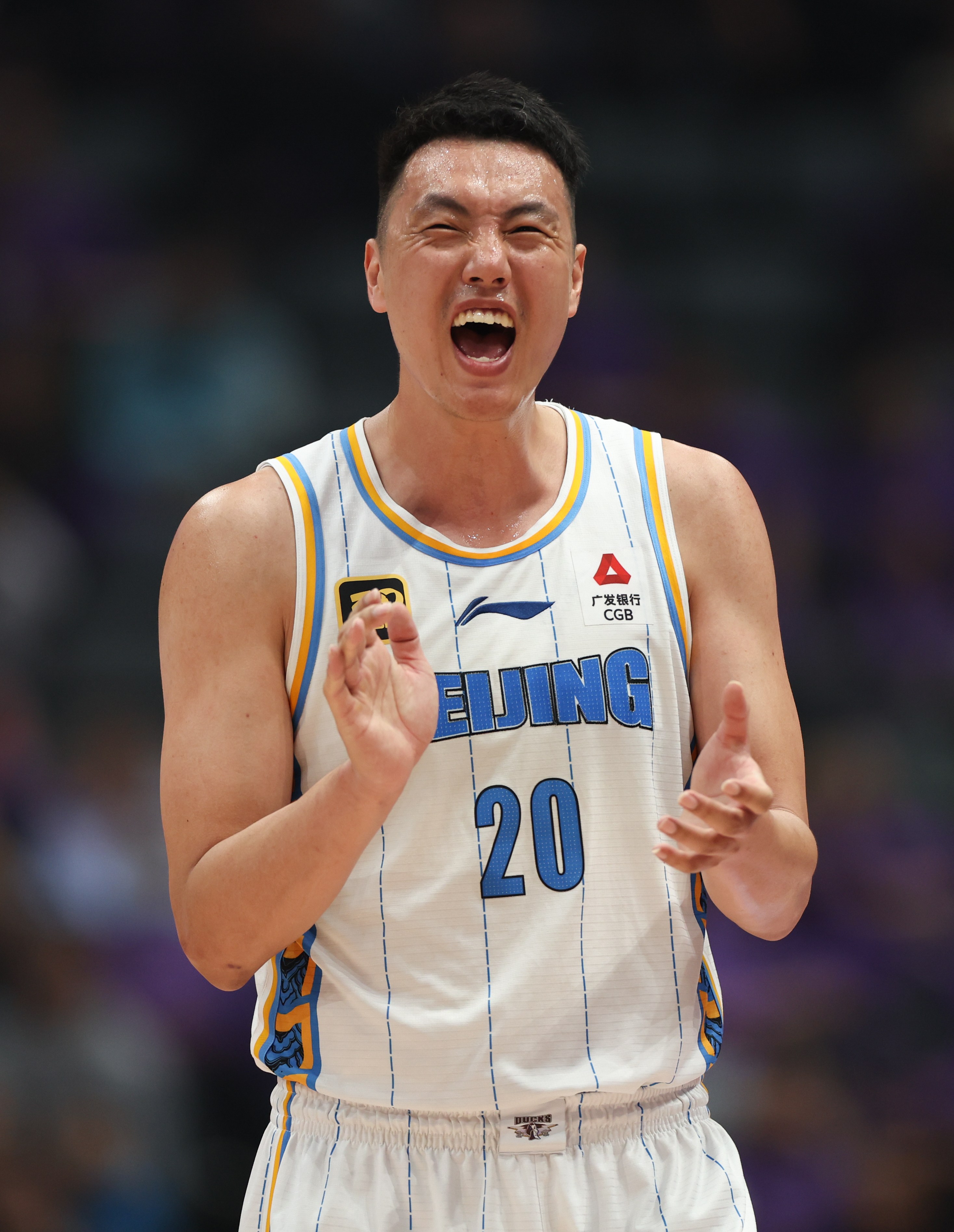 包含CBA官方发布北京男篮集锦：一起来回顾北京男篮的季后赛高光表现的词条