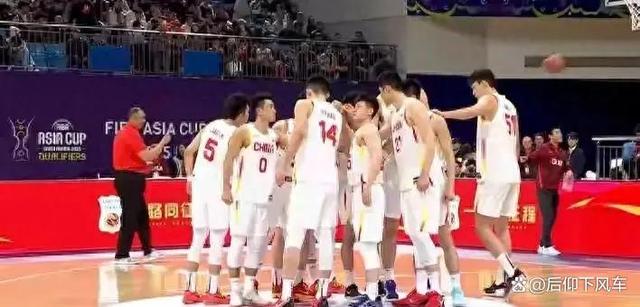 男篮亚预赛集锦回顾：曾凡博14分8篮板，中国大胜关岛
