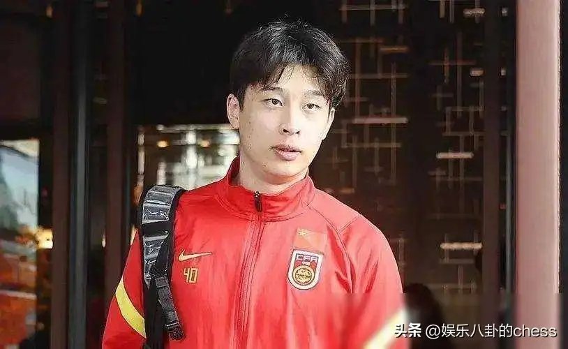 包含黄健翔：抓紧换帅不然世预赛要出事，不能再下跌了的词条
